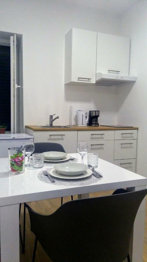 Studio Apartman Adris Ξενοδοχείο Σίμπενικ Εξωτερικό φωτογραφία