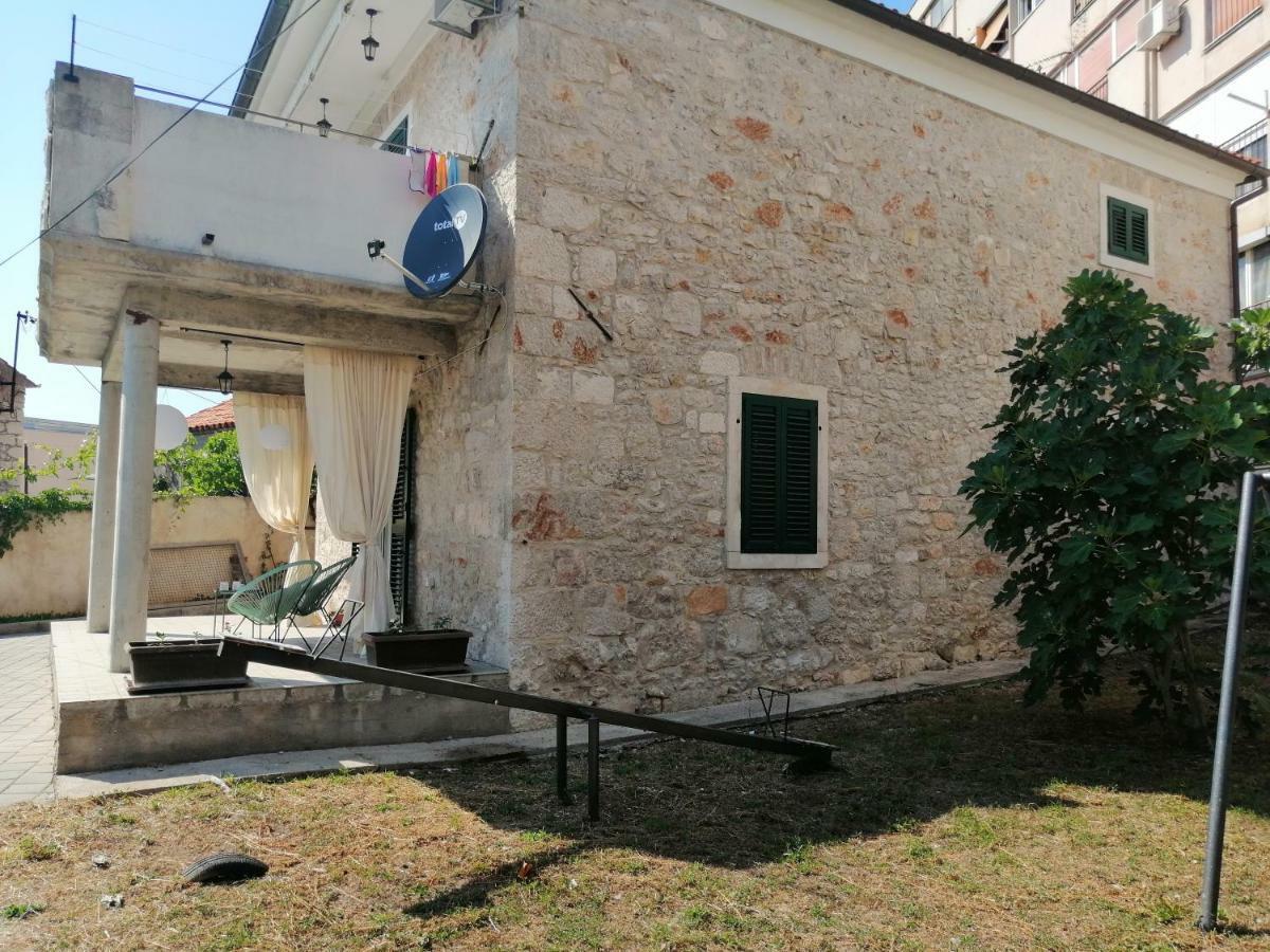 Studio Apartman Adris Ξενοδοχείο Σίμπενικ Εξωτερικό φωτογραφία