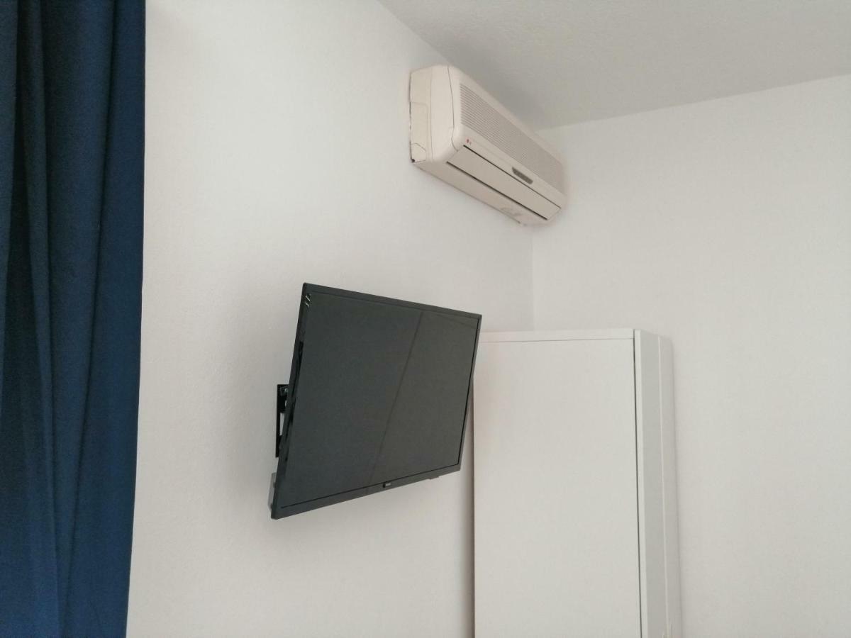 Studio Apartman Adris Ξενοδοχείο Σίμπενικ Εξωτερικό φωτογραφία